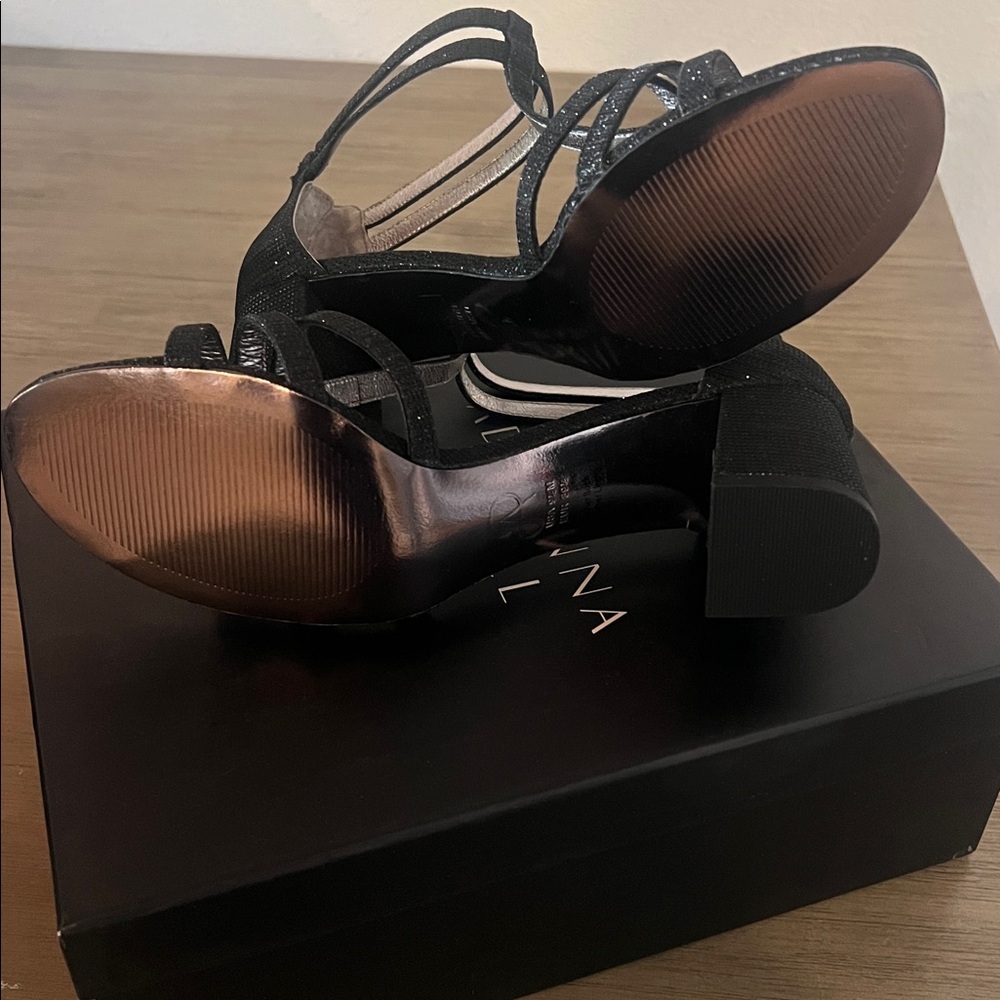 Adrianna Papell Anella Black Gavi Glitter Heels 9.5 NIB - Picture 5 of 5